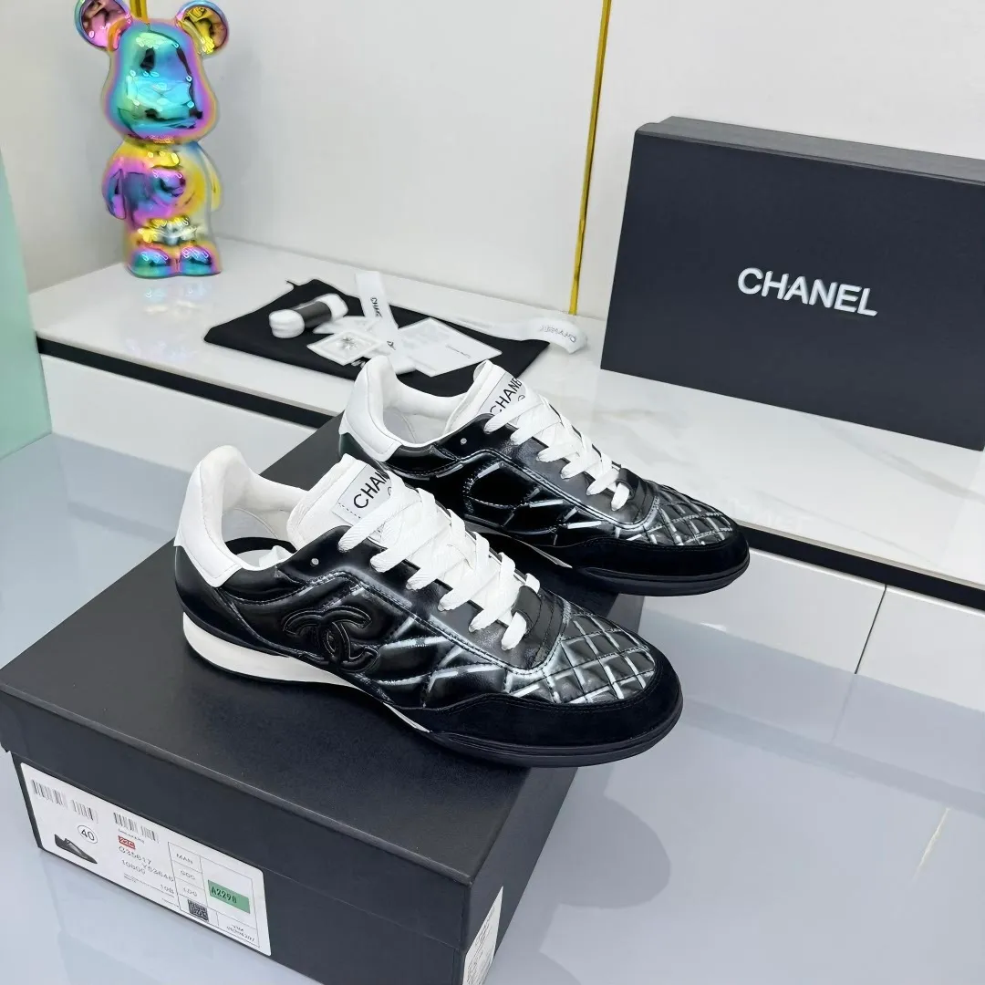 👟👟Ex-factory price 620👟👟 Top version Chanel Chanel - 2025 counter top casual sports shoes This sneaker is a classic design; the upper is electro-embroidered with a variety of techniques; the outsole is fashionable and sporty; it is extraordinary and incorporates a variety of color matching elements... The diversified mix and match is very beautiful and versatile, and can be used for leisure, fashion, sports and outdoor... ꫛꫀꪝ Go➫ Material: ❶Upper is made of: original cowhide ❷Inner lining is made of: original imported sheepskin ❸Outsole is based on: original TPU combination outsole Special counter boutique packaging complete set for women 35–41